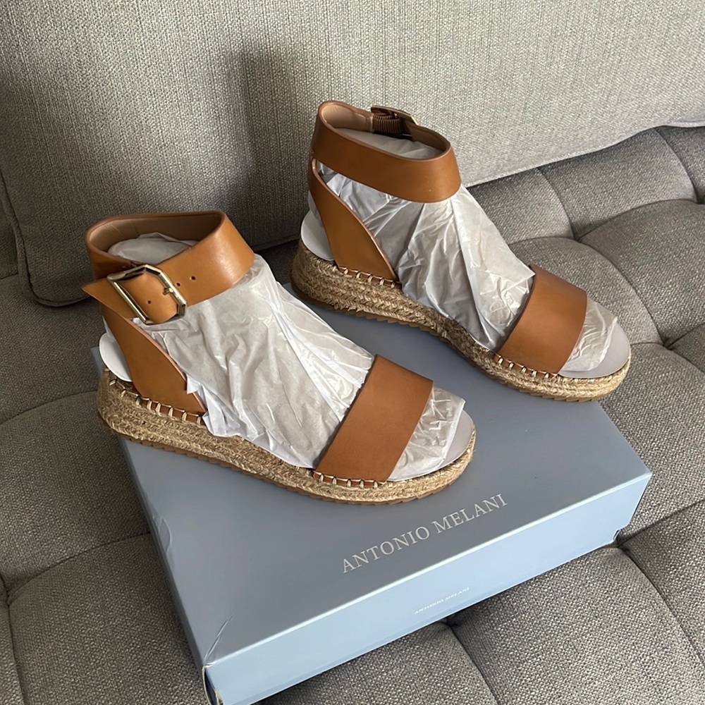 NEW Antonio Melani Wedges size 7.5 - NEVER WORN